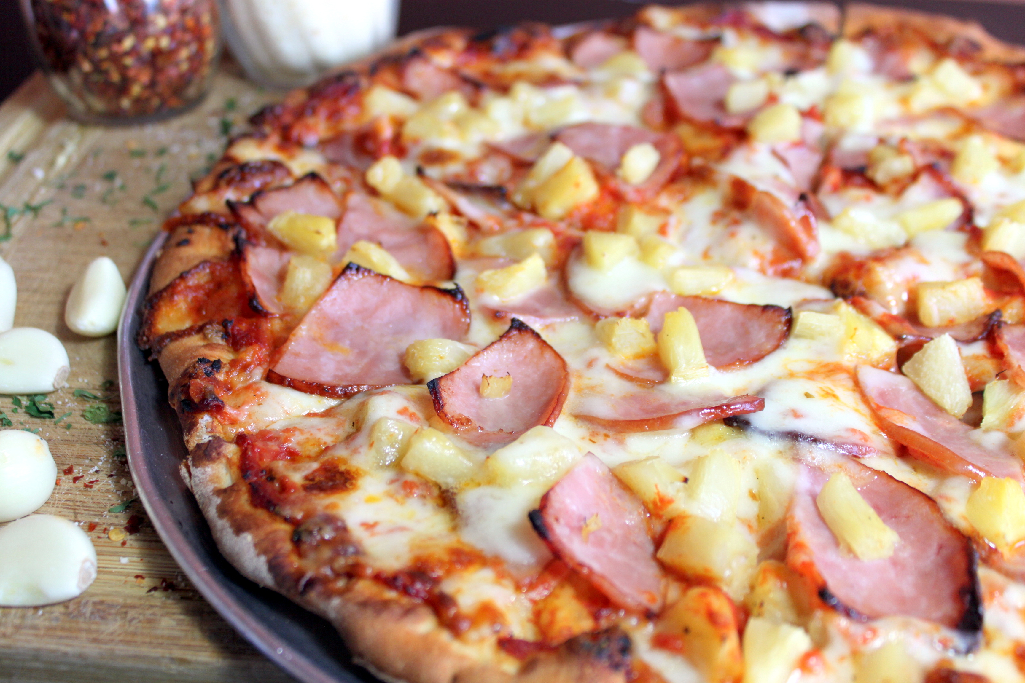 Order Hawaiian Pizza food online from Leaning Tower Pizza & Pasta store, Sherman Oaks on bringmethat.com
