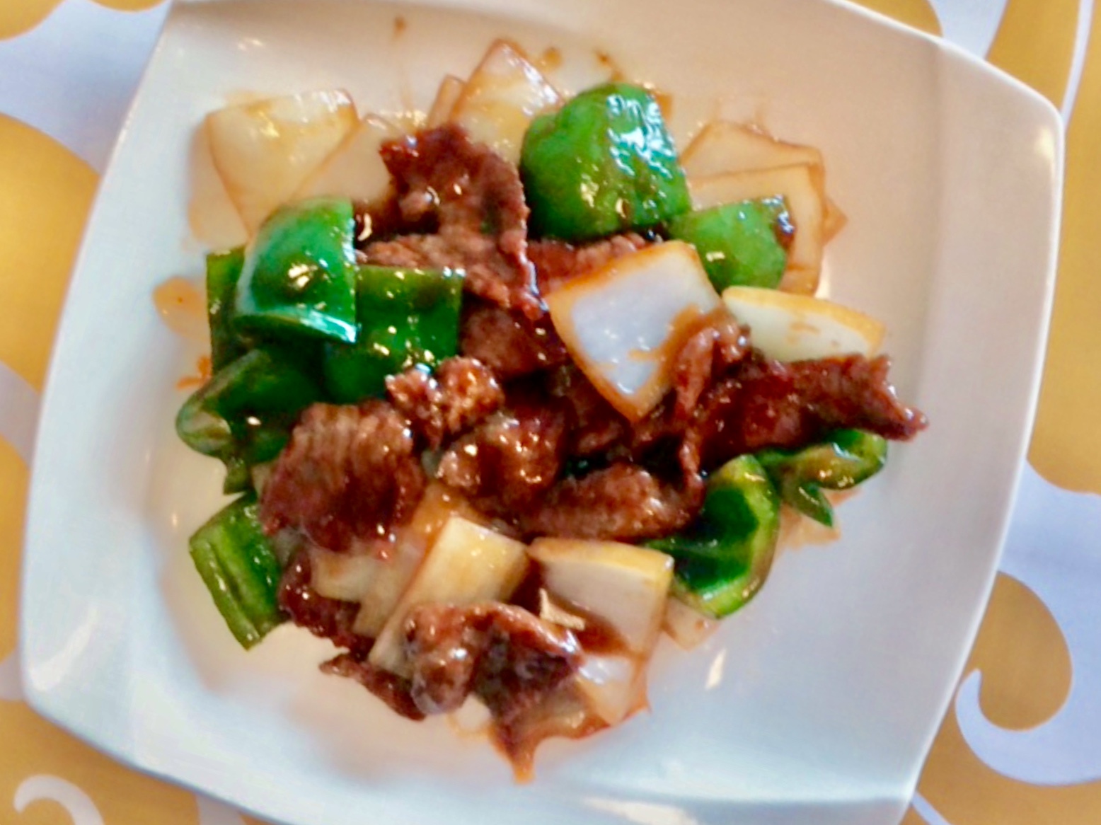 Order Pepper Steak with Onion food online from Hunan Cafe store, Richmond on bringmethat.com