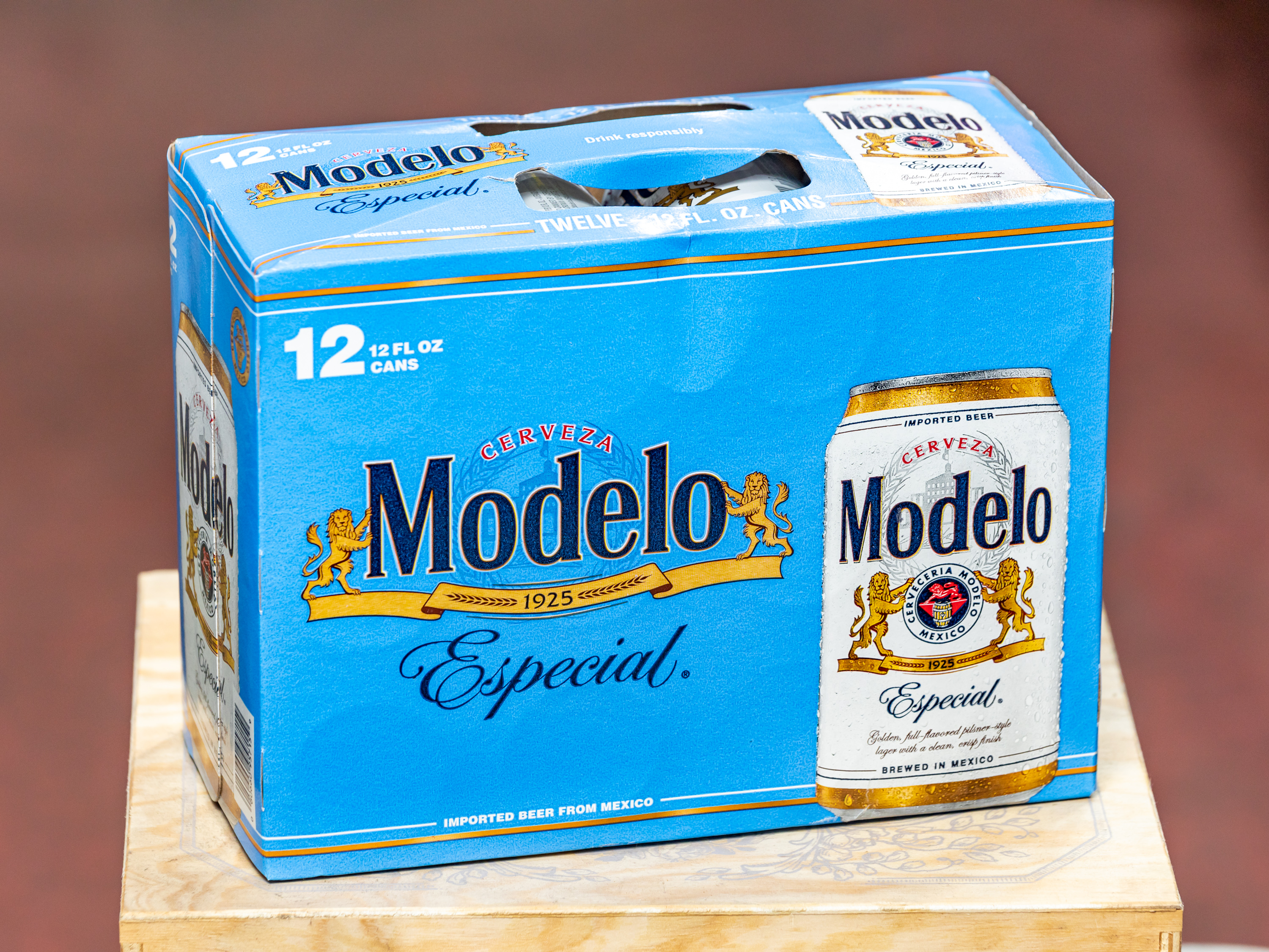 Order Modelo Especial, 12 Pack - 12 oz. Can Beer food online from Armenetti Town Liquor Inc store, Chicago on bringmethat.com
