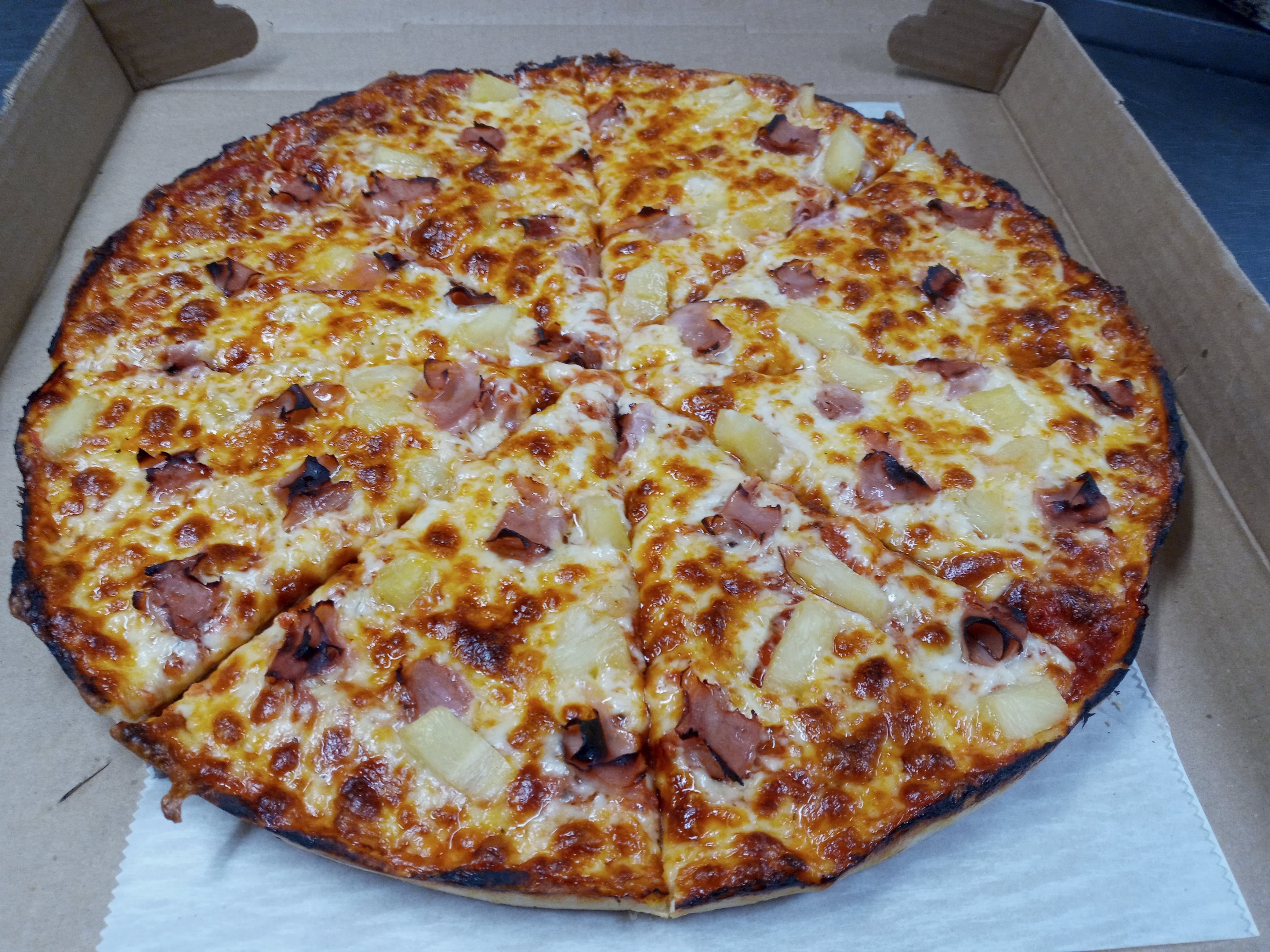 Order Hawaiian Pizza - Small 10'' food online from Bryantville Pizza Kitchen store, Pembroke on bringmethat.com