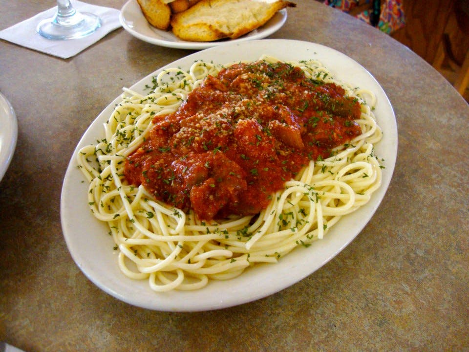 Order Pasta with Red Clam Sauce - Entree food online from Franzone's Pizzeria, Restaurant & Sports Bar store, Conshohocken on bringmethat.com
