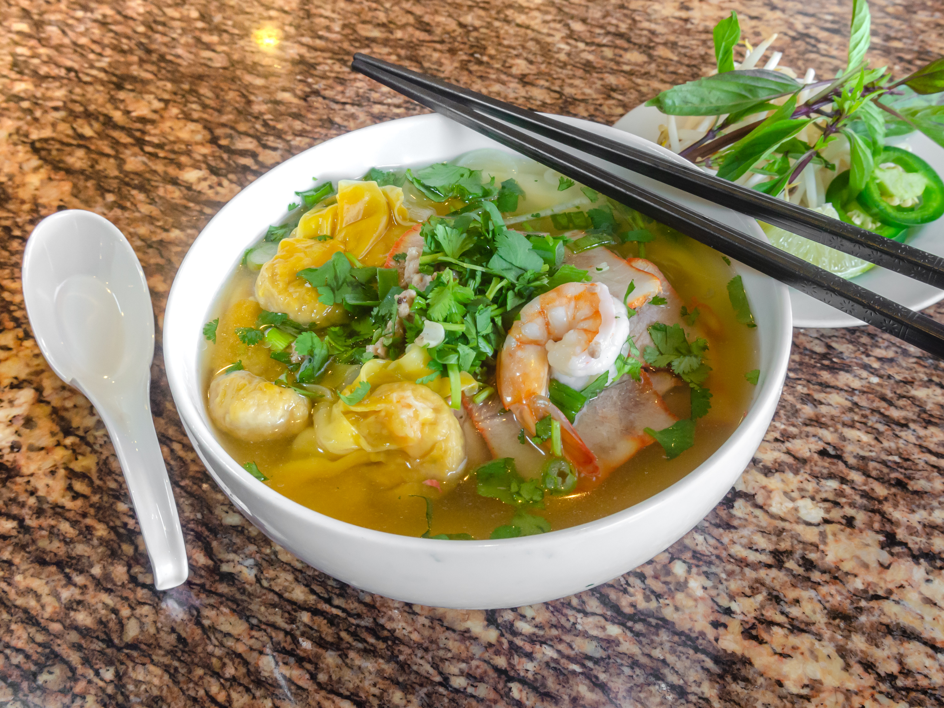Order Mi Hoanh Thanh - Wonton Soup with Egg Noodles food online from Thuan Kieu Corp store, Garden Grove on bringmethat.com
