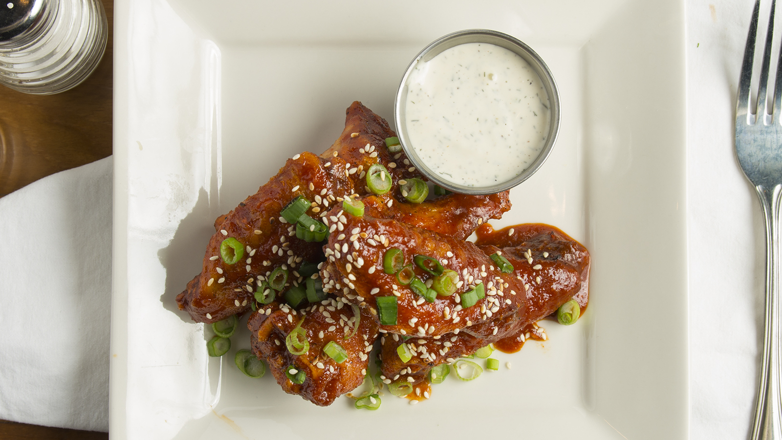 Order Hot Wings food online from Best Pizza & Brew store, San Diego on bringmethat.com