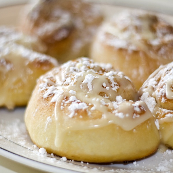 Order Mini Blue Ribbon Cinnamon Rolls food online from Ciros Pizza Cafe store, Citrus Heights on bringmethat.com
