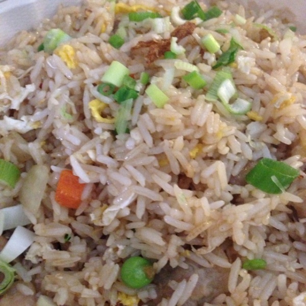 Order 101. Chicken Fried Rice food online from 7 Mission Vietnamese & Chinese store, San Francisco on bringmethat.com