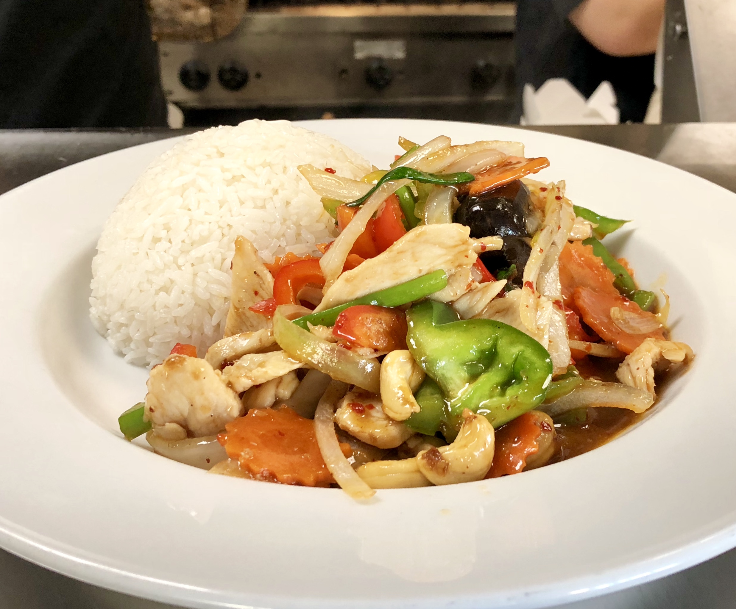 Order 52. Cashew Nut Rice Dish food online from Aura Thai - Long Beach store, Long Beach on bringmethat.com