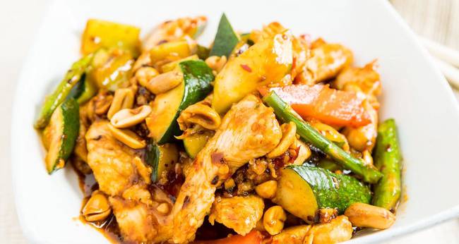 Order Classic Kung Pao Chicken (宫保鸡) food online from Dumpling Baby China Bistro store, San Francisco on bringmethat.com