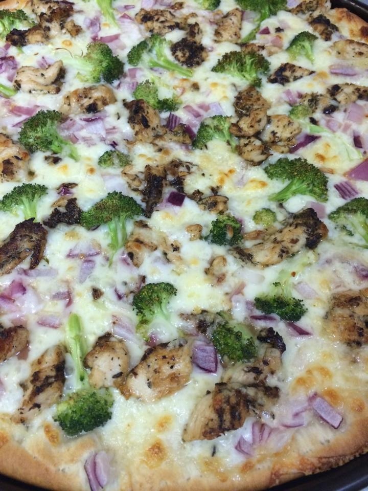Order The Chicken Alfredo Pizza food online from Davids Pizza store, Quincy on bringmethat.com