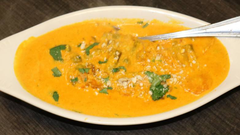 Order Chicken Korma food online from New India Restaurant store, Columbus on bringmethat.com