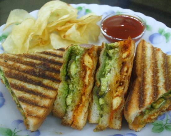 Order Paneer Tikka Sandwich food online from Tandoori Momo Hub store, San Francisco on bringmethat.com