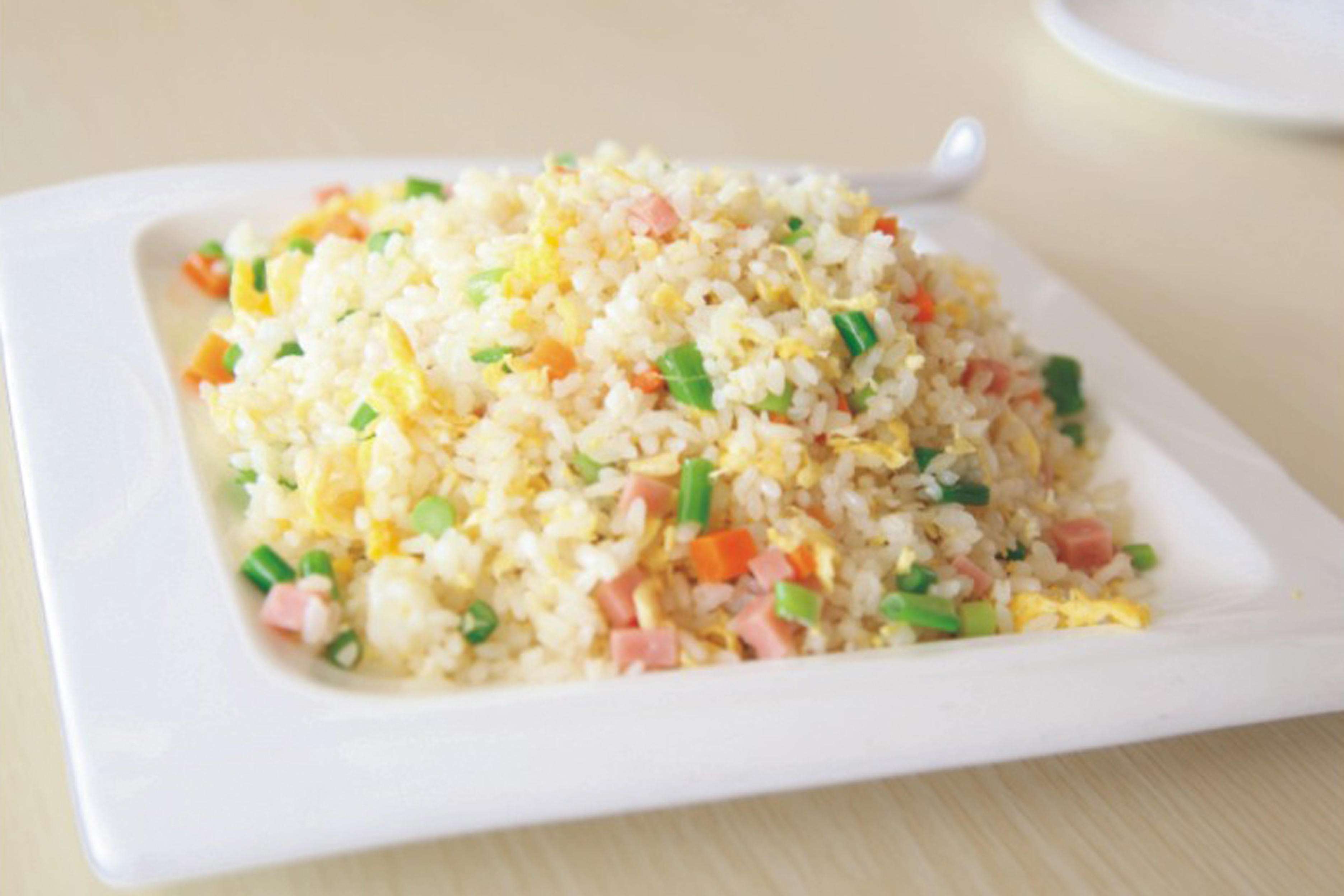 Order N12. Green Onion and Egg Fried Rice 葱花蛋炒饭 food online from Millions Of Milk Tea store, Columbus on bringmethat.com