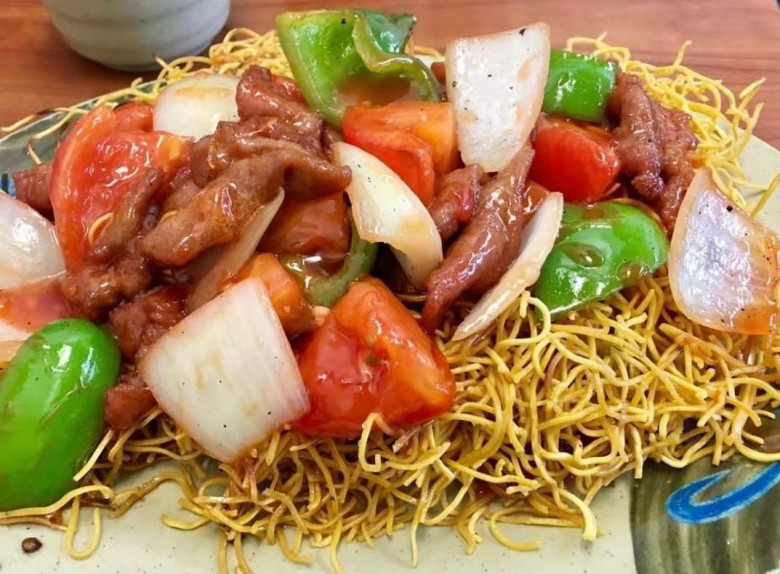 Order 38. Tomato Beef Pan Fried Noodle(番茄牛肉煎面) food online from New Fortune Restaurant store, San Francisco on bringmethat.com