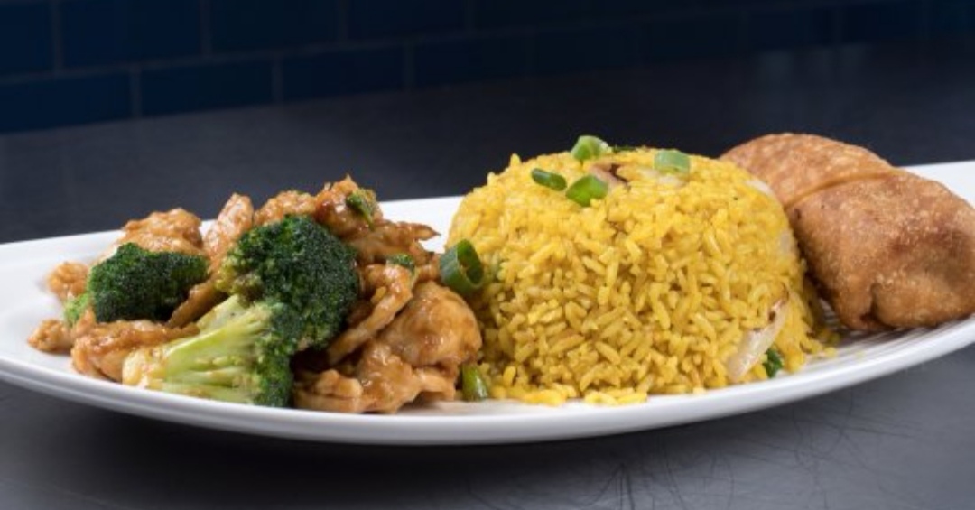 Order P3. Chicken with Broccoli Combo Platter food online from China King store, Schenectady on bringmethat.com