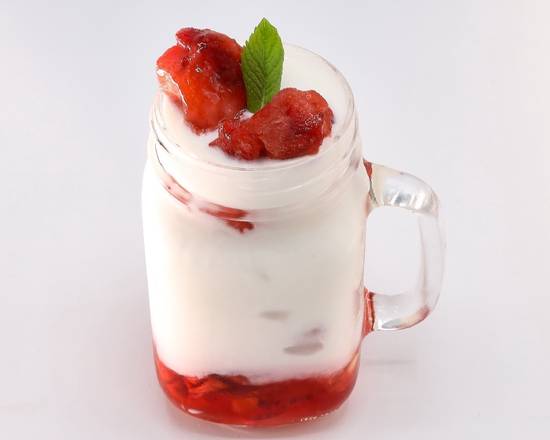 Order Strawberry Icy Royal  food online from Cafe Bench store, Flushing on bringmethat.com