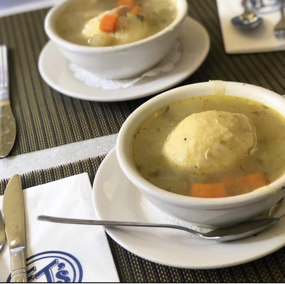 Order Grandma's Matzoh Ball Soup food online from Ej Luncheonette store, New York on bringmethat.com