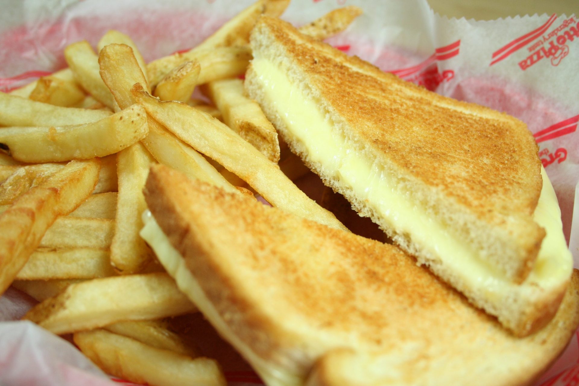 Order Kids Grilled Cheese and Beach Fries food online from Grotto Pizza store, Newark on bringmethat.com