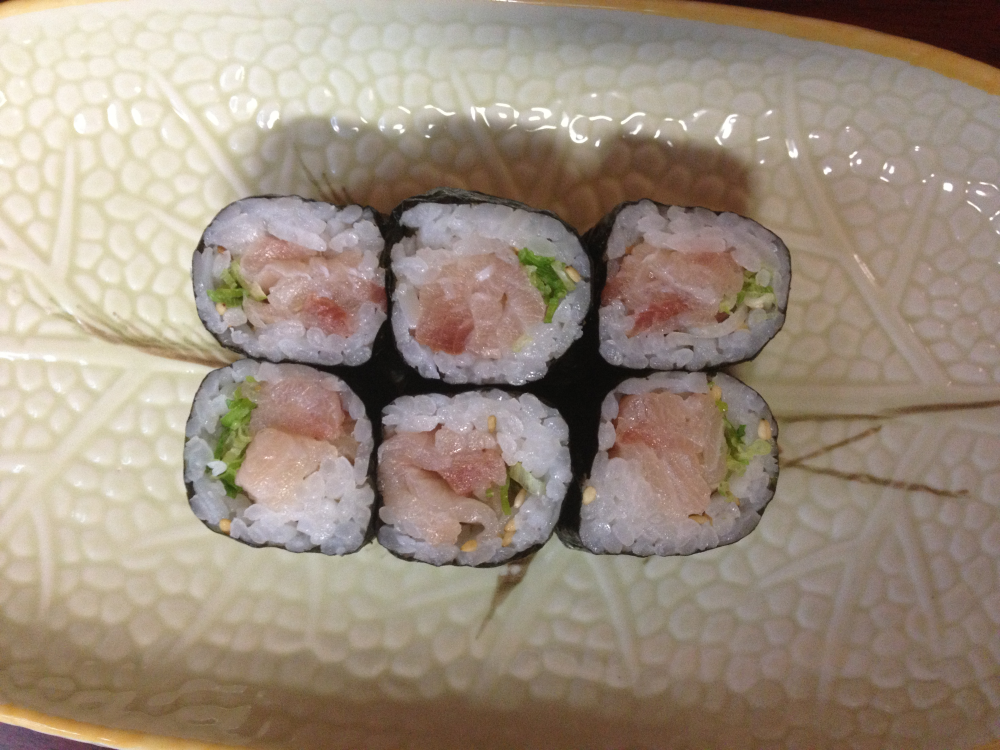 Order Yellowtail Scallion Roll food online from Taisho Bistro store, Buffalo on bringmethat.com