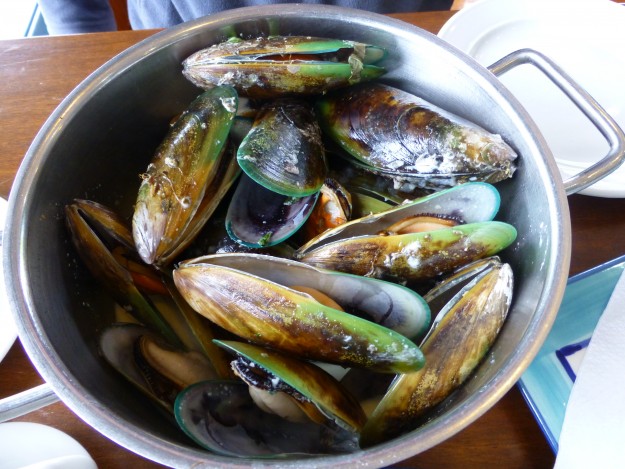 Order M8. Green Mussels food online from Red Crab store, Winston-Salem on bringmethat.com