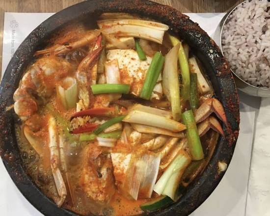 Order Spicy Seafood Stew food online from Jin Mi Korean Cuisine store, San Francisco on bringmethat.com