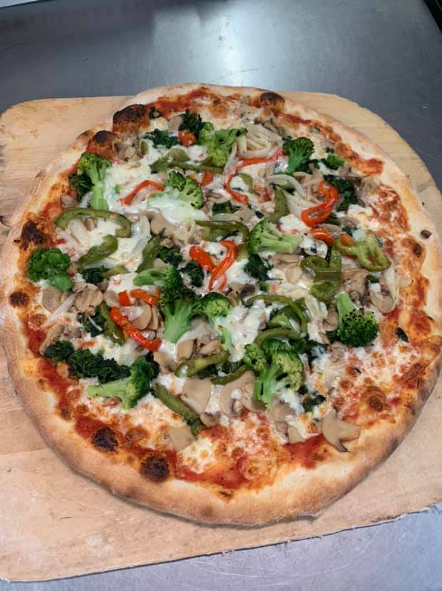 Order Veggie Pizza food online from Pugsley Pizza store, Bronx on bringmethat.com