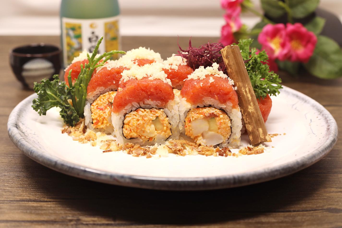 Order Fire Cracker Roll food online from California Rock'n Sushi store, Los Angeles on bringmethat.com