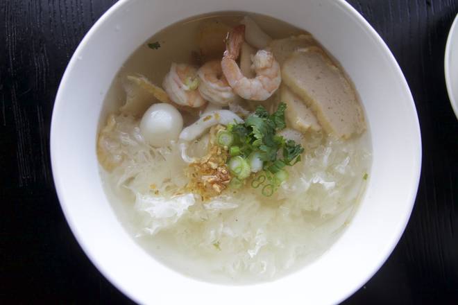 Order B12. Seafood Noodle Soup food online from New Thai Elephant store, San Mateo on bringmethat.com