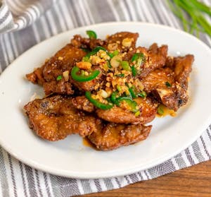 Order B10. 椒鹽肉排 Salt & Pepper Pork Chop food online from Lucky Wok Chinese Restaurant store, Lisle on bringmethat.com