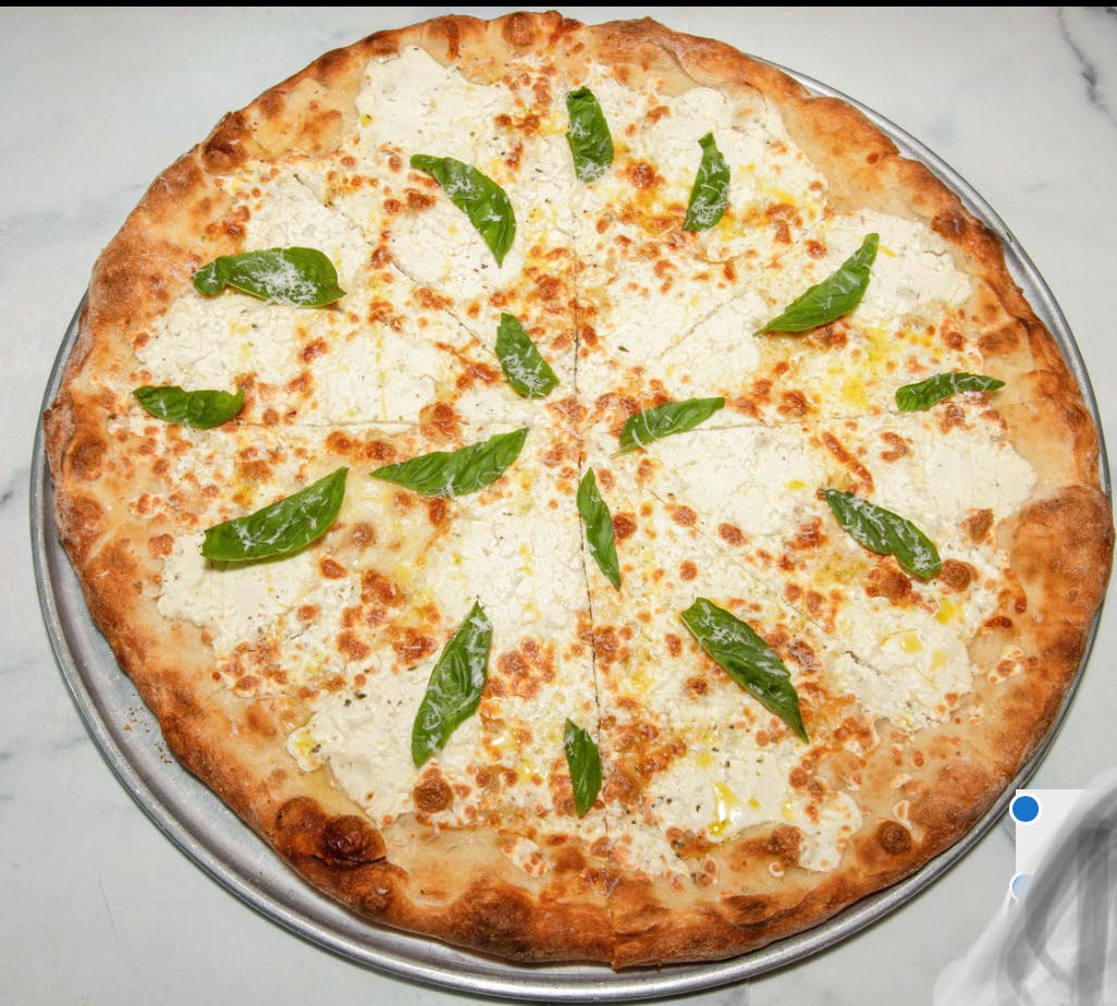 Order White Pizza - 18'' food online from Avenue x pizza & grill-atomic wings store, Brooklyn on bringmethat.com