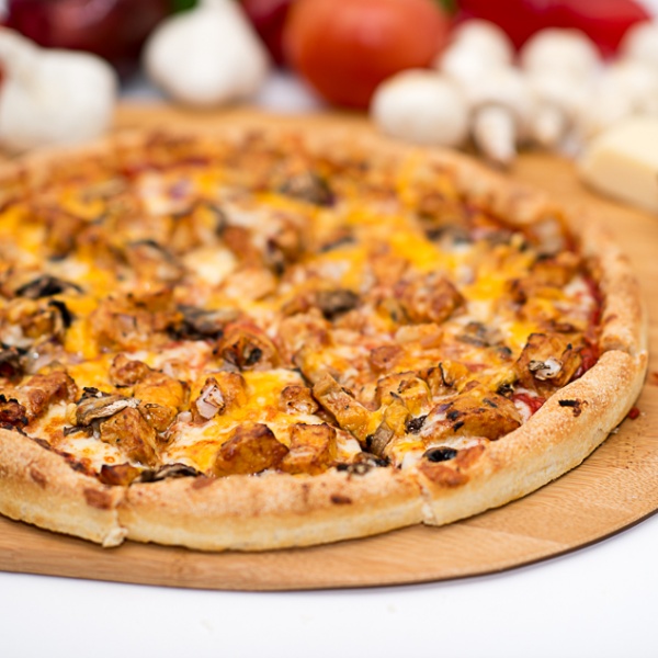 Order BBQ Chicken Pizza food online from Soprano's Pizza & Pasta store, Seattle on bringmethat.com