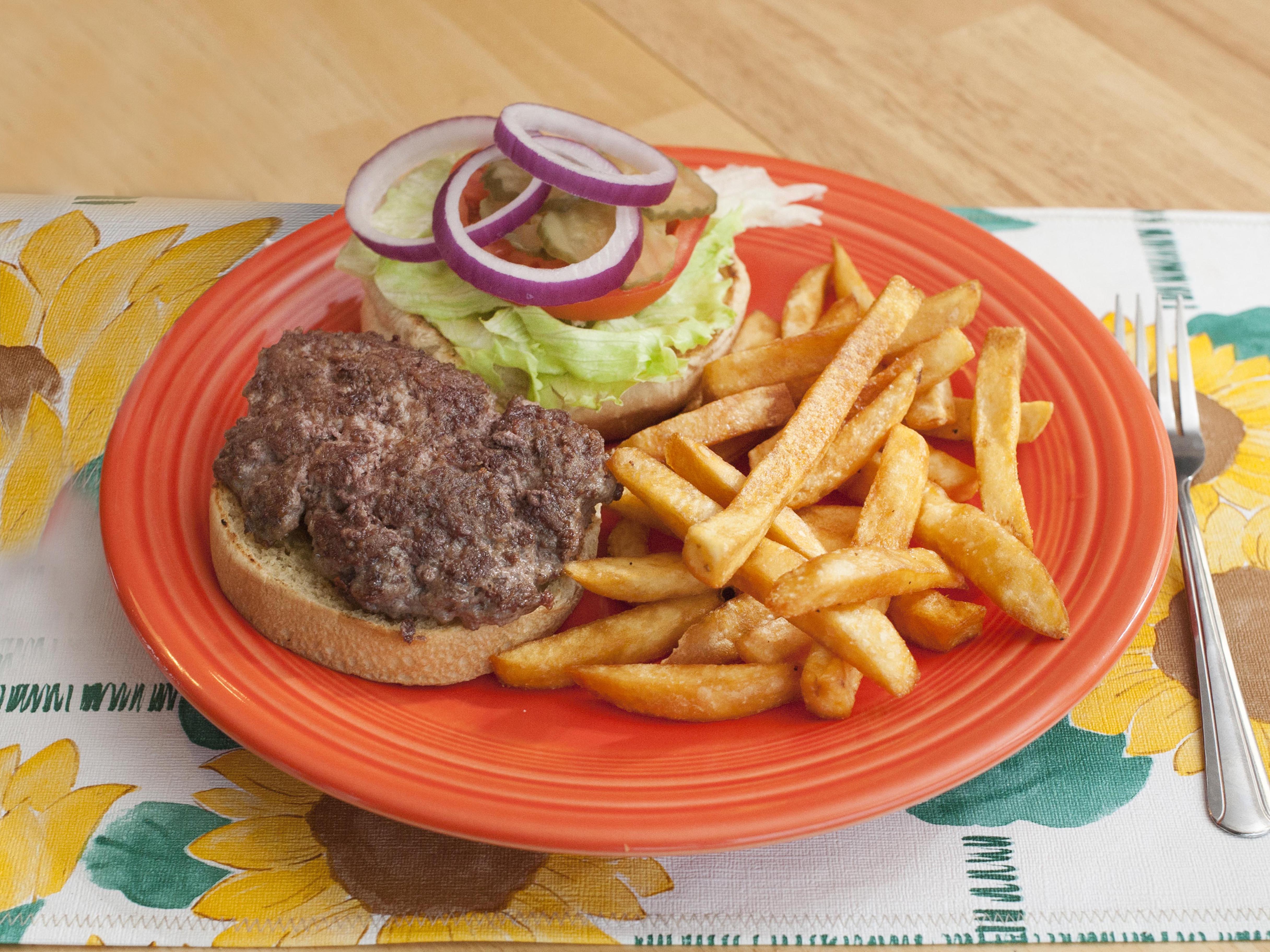 Order Just a Burger Lunch food online from Geraldine Kitchen store, Jeffersonville on bringmethat.com