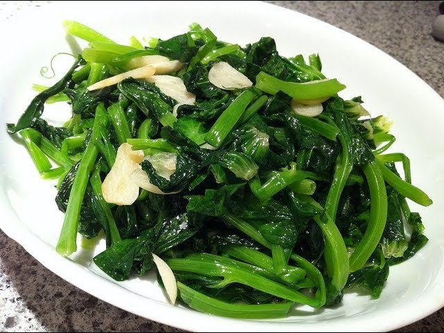 Order Garlic With Snow  Pea Leaves 蒜蓉大豆苗 food online from Dim Sum Club store, San Francisco on bringmethat.com