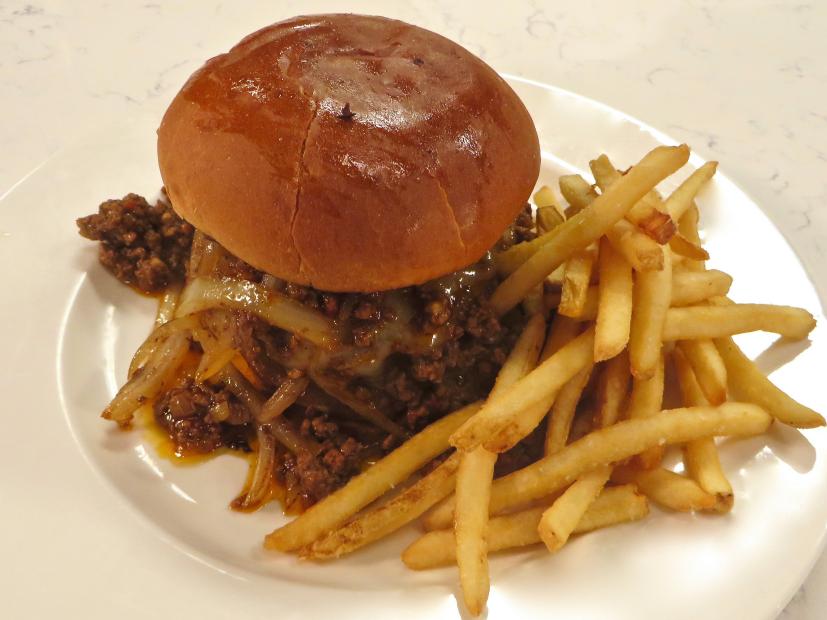 Order Chili Burger food online from Neal Coffee Shop store, San Mateo on bringmethat.com
