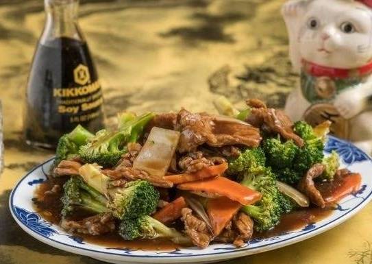 Order Beef with Garlic Sauce food online from Grace Chinese Food II store, New York on bringmethat.com