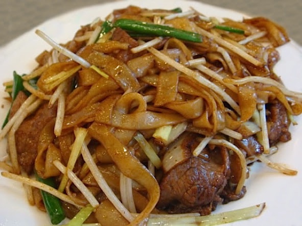 Order 124. Mongolian Beef Chow Fun food online from King Kong Chinese Restaurant store, Oakland on bringmethat.com