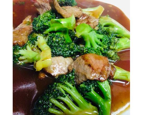Order Pad Broccoli food online from Royal Thai Restaurant store, Chicago on bringmethat.com