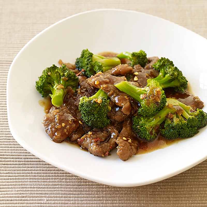 Order 28. Beef with Broccoli food online from Panda Chinese Restaurant store, New York on bringmethat.com