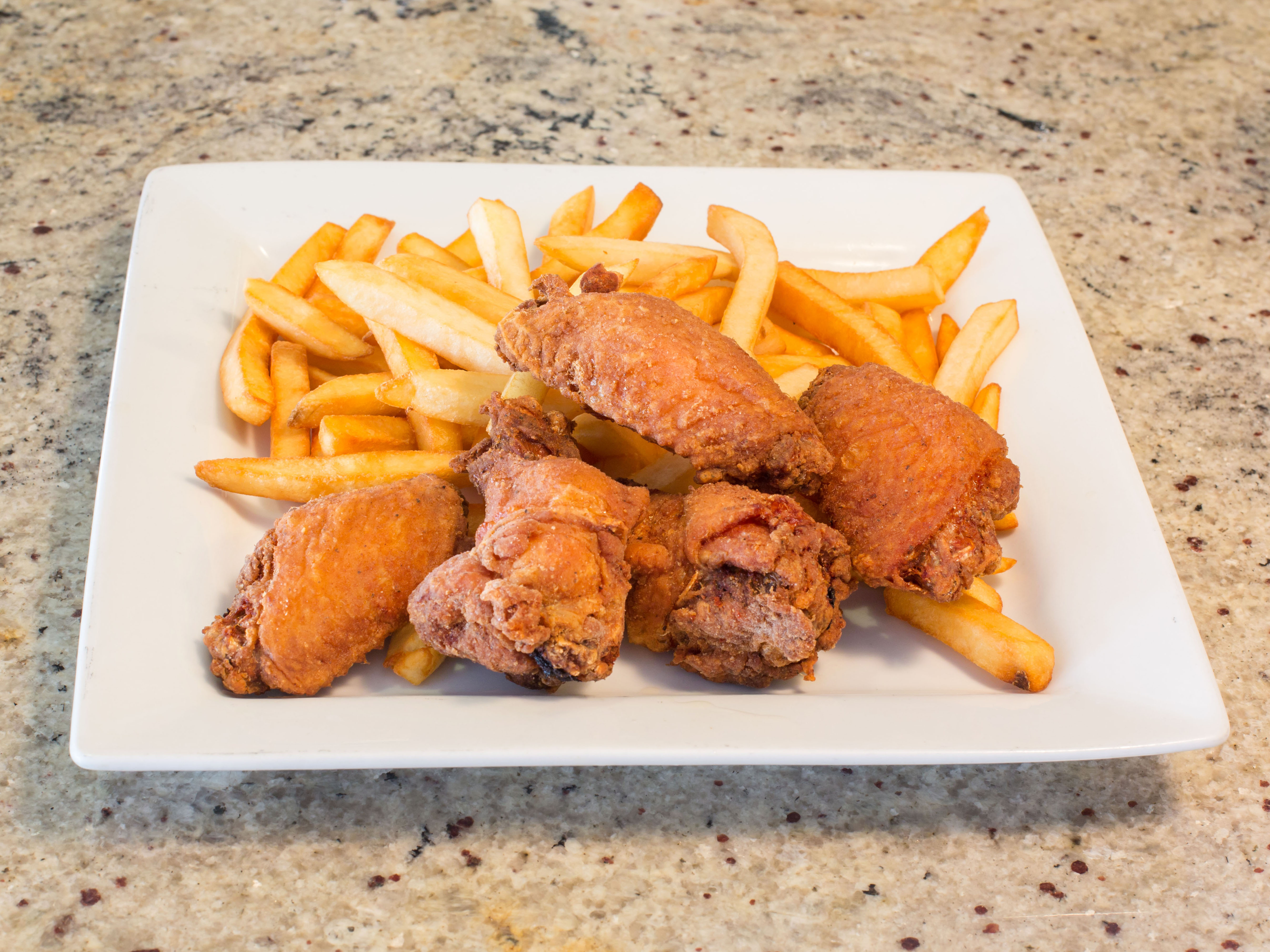Order Lunch Fried Chicken Wings food online from Cafe Metro store, Teaneck on bringmethat.com