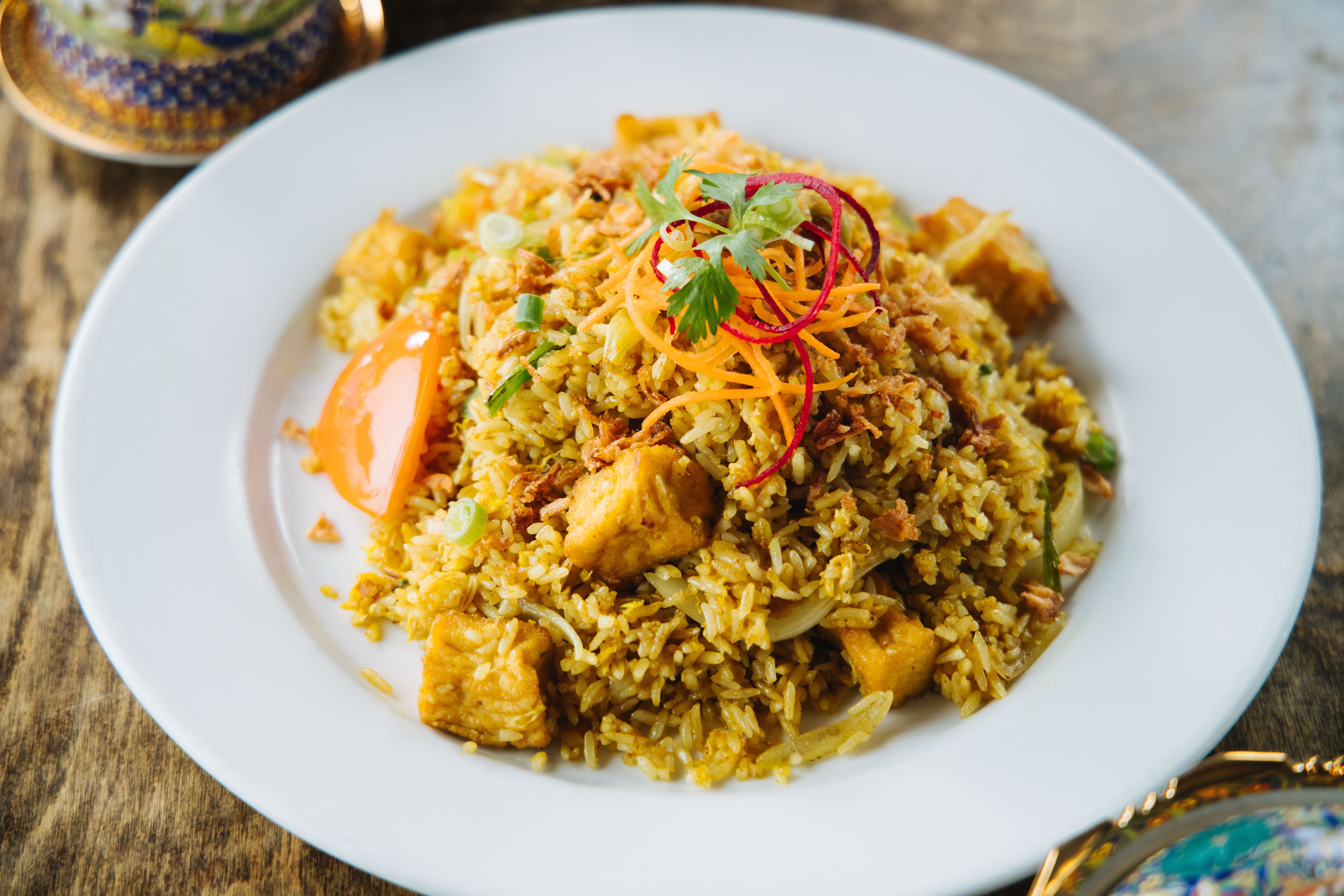 Order Yellow Curry Fried Rice food online from Si Lom Thai Asian store, Dallas on bringmethat.com