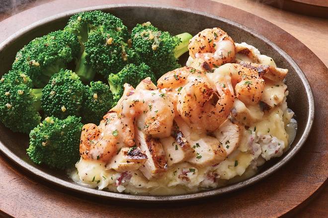 Order NEW Chicken & Shrimp Scampi Skillet food online from Applebee's store, Clemmons on bringmethat.com