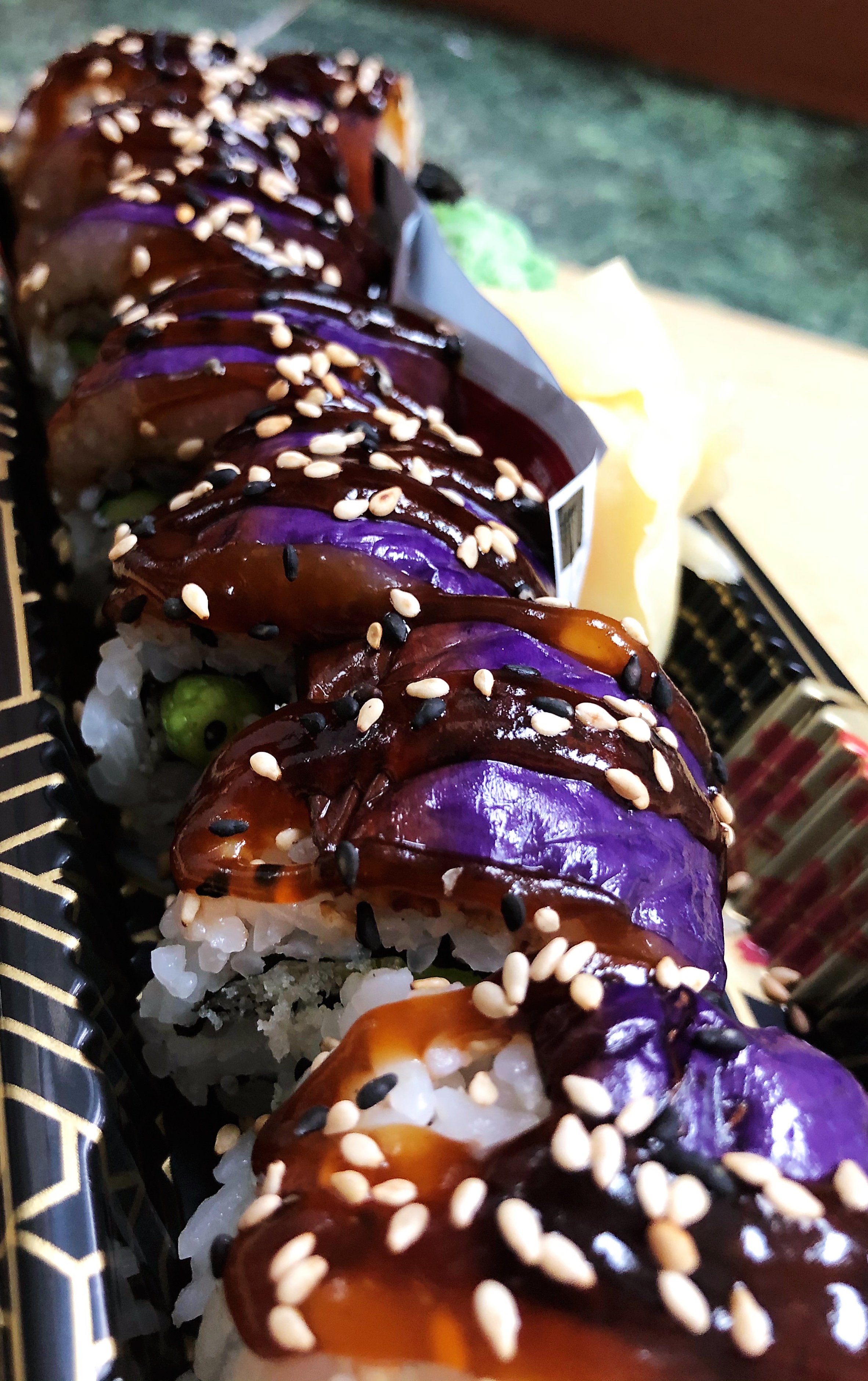 Order JR 38. Puple Lady Roll  food online from Sultan Wok/ Asian Kitchen Express store, Highland Park on bringmethat.com