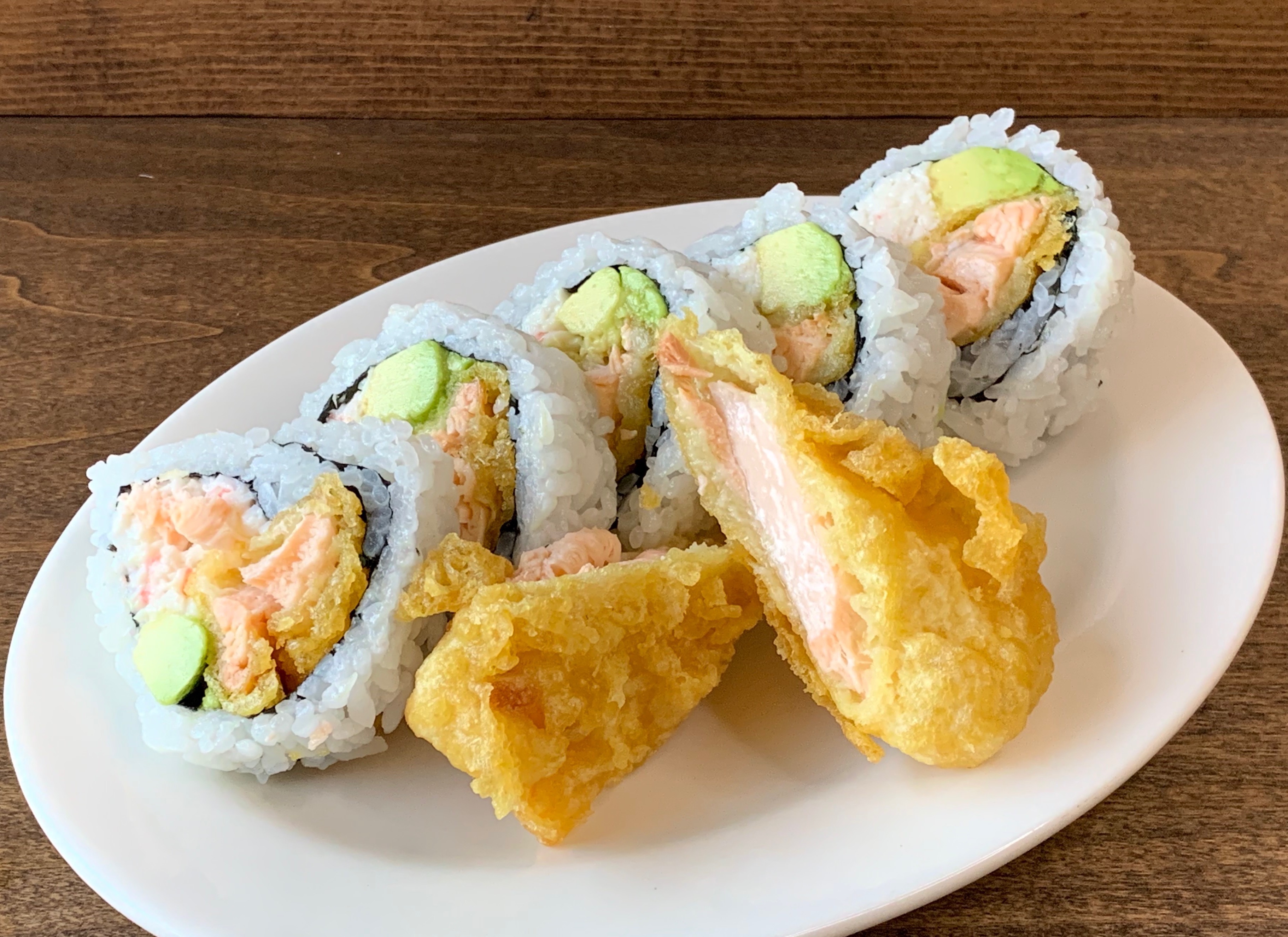 Order Salmon Tempura Roll food online from Minato Sushi store, Lake Forest on bringmethat.com