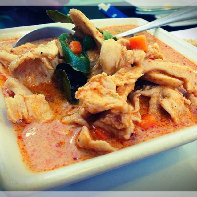 Order Panang Curry food online from Wanya Thai Restaurant store, Canyon Country on bringmethat.com