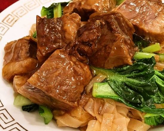 Order Beef Brisket Chow Foon.  牛腩炒河 food online from China Boy store, Washington on bringmethat.com