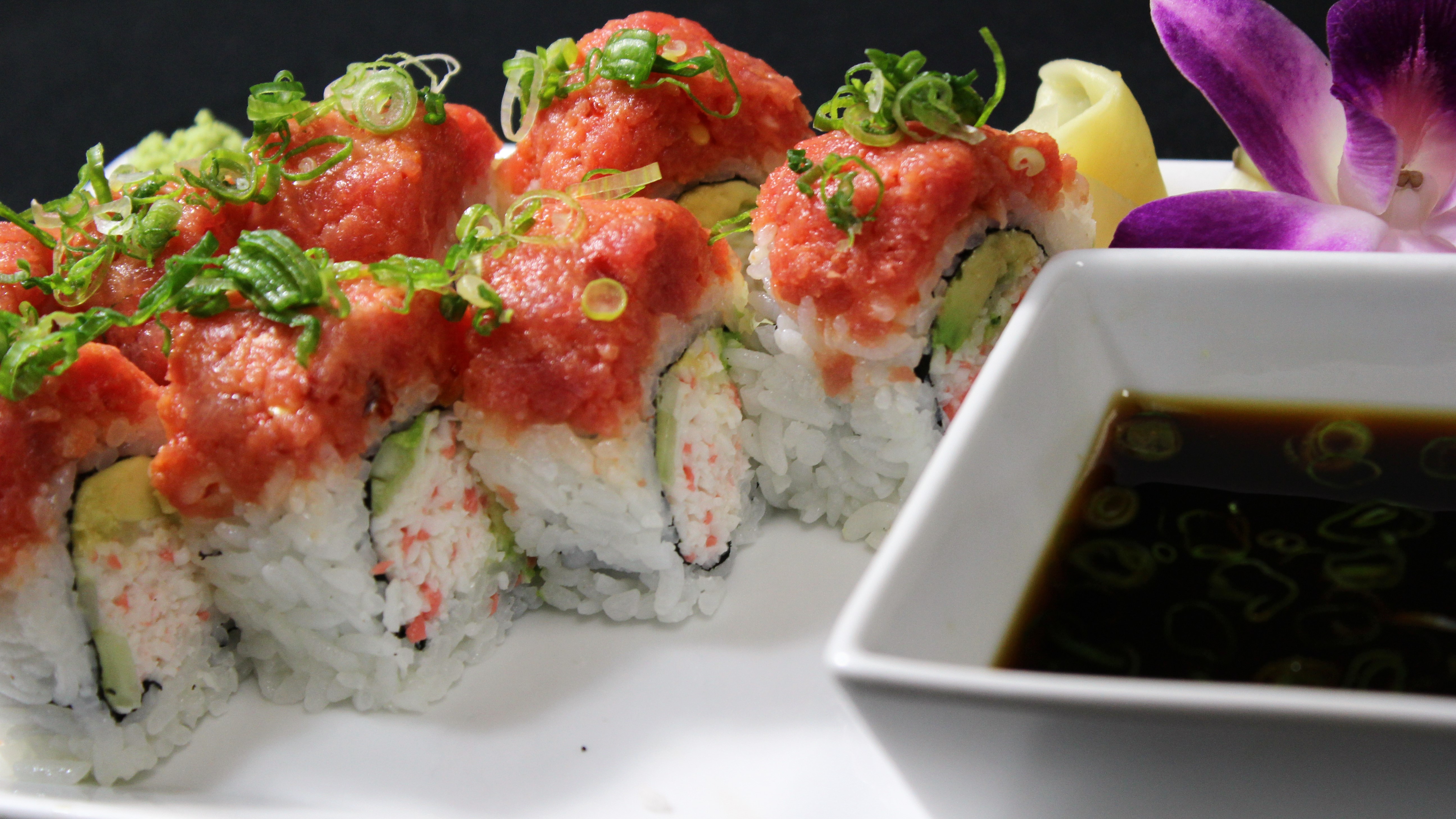 Order Hawaiian Roll food online from Cafe De Thai & Sushi store, Oceanside on bringmethat.com
