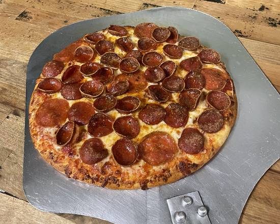 Order Tommy Lee Pepperoni Lover Pie and Char Pepperoni (16'') food online from Pizza Wings Rock&Amp;Roll store, Portland on bringmethat.com