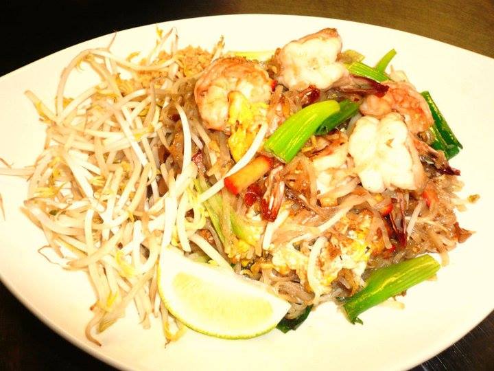 Order Pad Thai Noodle food online from Siriwan Thai Restaurant store, Silver Spring on bringmethat.com