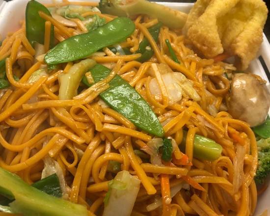 Order Vegetable Lo Mein food online from China Feast store, Kansas City on bringmethat.com