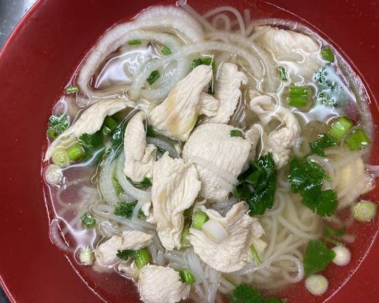 Order White Meat Chicken Pho food online from Pad Thai Bistro store, Glendale on bringmethat.com