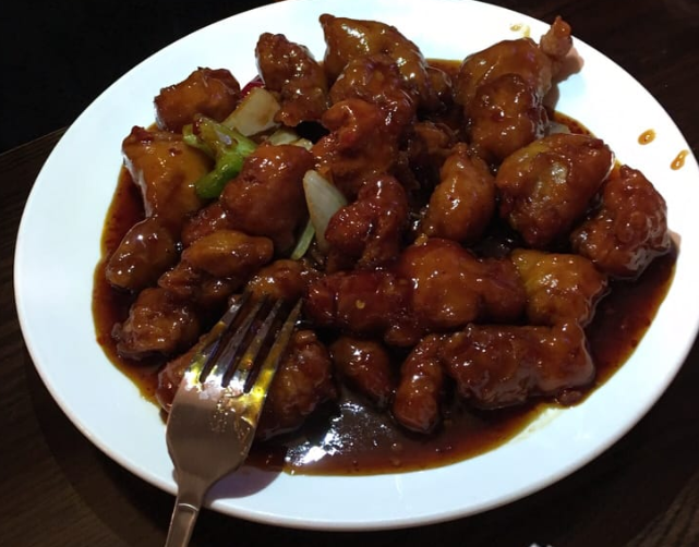 Order TCD7. General Tso's food online from Su's Chinese Cuisine store, Atlanta on bringmethat.com