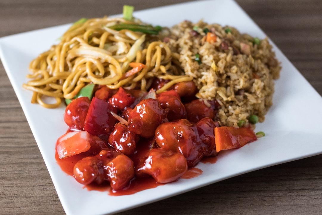 Order Sweet 'n Sour Chicken Combo food online from "Golden Dragon Chinese Restaurant " store, Elk Grove on bringmethat.com